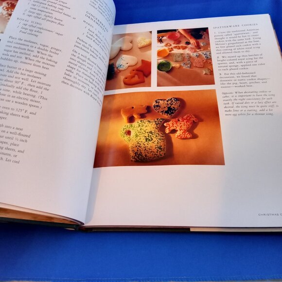 MARTHA STEWART'S CHRISTMAS ENTERTAINING DECORATING AND GIVING 1989 - Picture 6 of 7